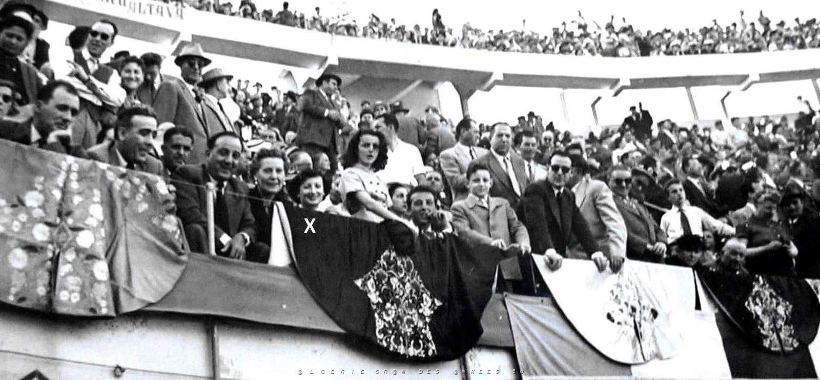 1176- Oran - Eckmulh - Les Arenes 2 - 1954.jpg